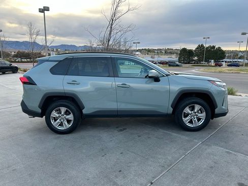 Used 2022 Toyota RAV4 XLE AWD/4WD image 9