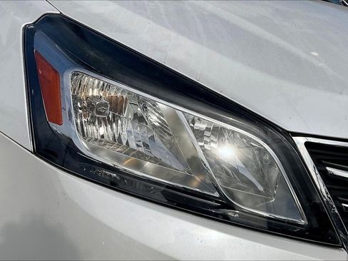 Used 2016 Chevrolet Traverse LT FWD image 30