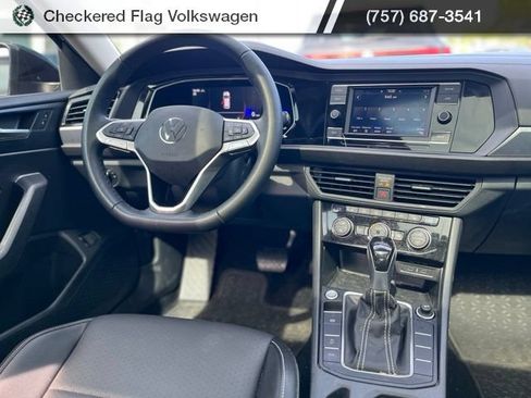 Used 2022 Volkswagen Jetta SE FWD image 30