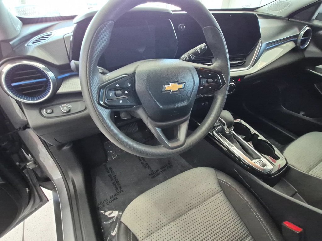 Used 2026 Chevrolet Trax LT FWD image 14