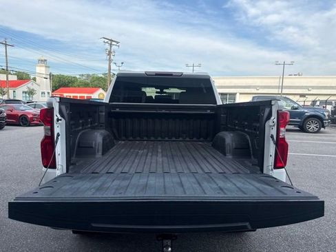 Used 2021 Chevrolet Silverado 1500 LT Trail Boss w/ LPO, Dark Essentials Package AWD/4WD image 19