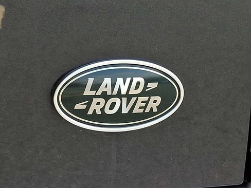Used 2023 Land Rover Defender 110 SE AWD/4WD image 29
