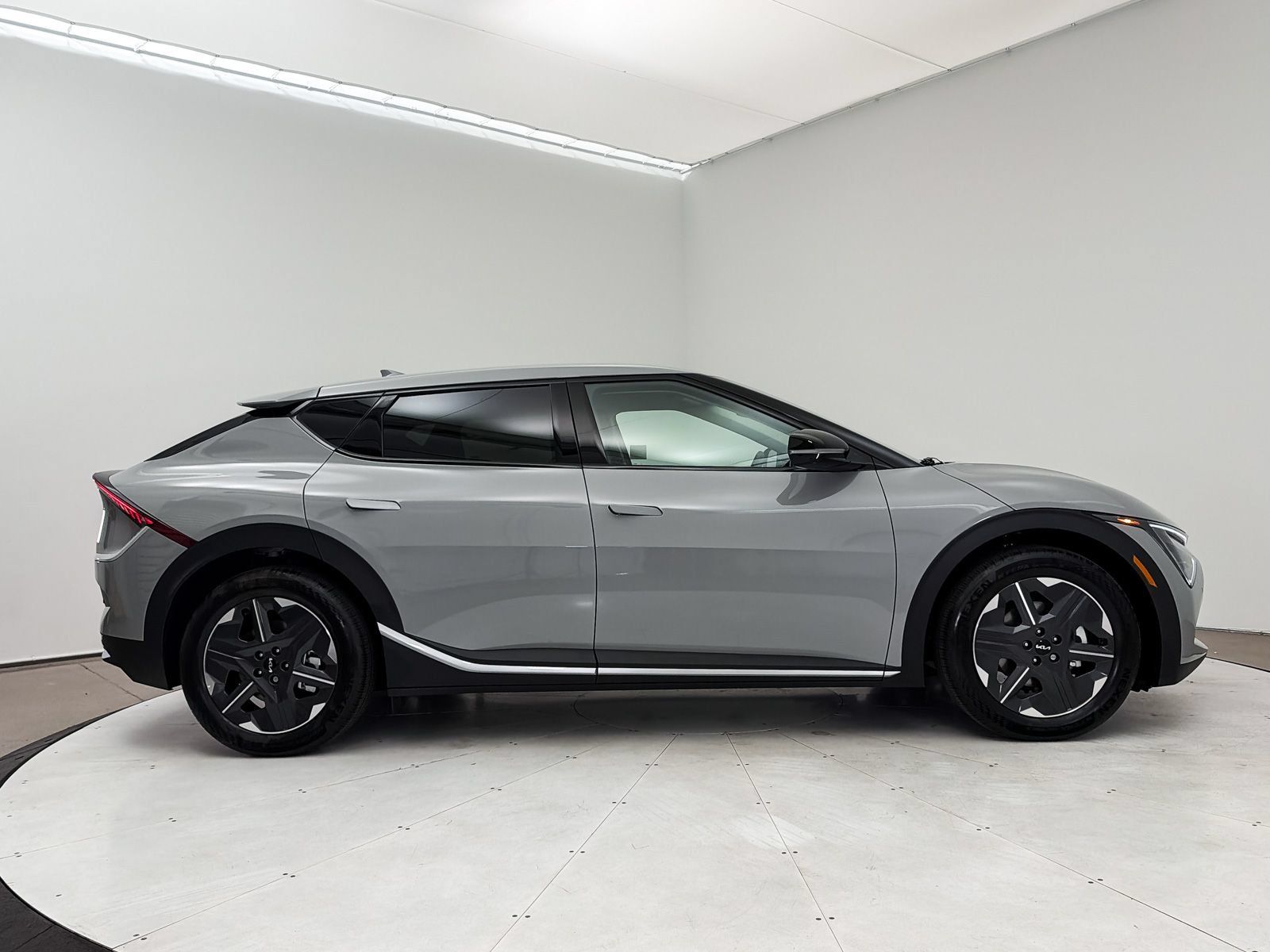 Used 2025 Kia EV6 Light RWD image 30