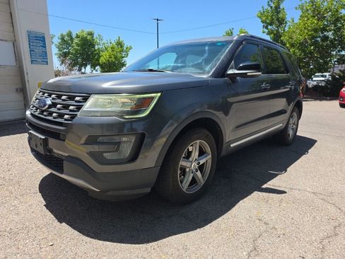 Used 2017 Ford Explorer XLT AWD/4WD image 1