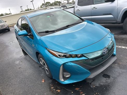 Used 2017 Toyota Prius Prime Advanced image 23