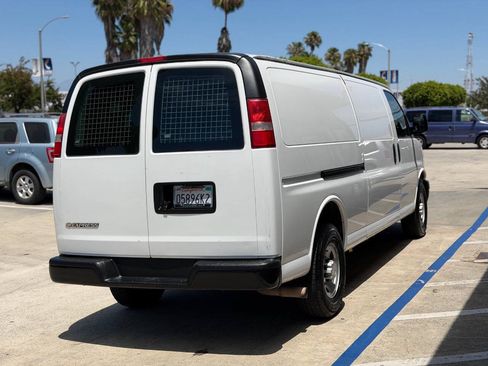 Used 2017 Chevrolet Express 3500 Extended RWD image 10