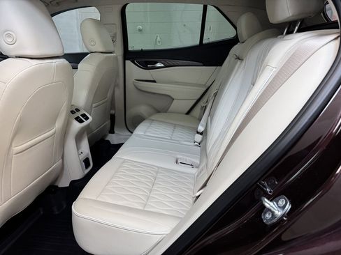 Used 2023 Buick Envision Avenir image 17