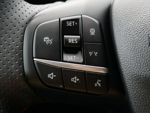 Certified 2025 Ford Escape ST-Line w/ Tech Pack #1 AWD/4WD image 19