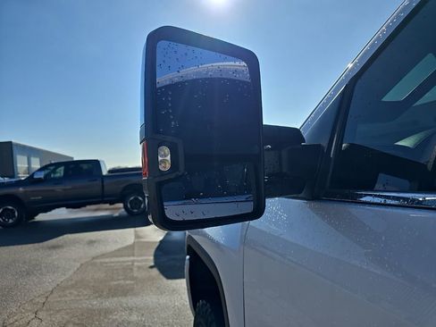 Used 2018 GMC Sierra 2500 Denali w/ Duramax Plus Package AWD/4WD image 7
