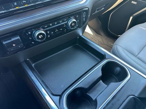 Used 2024 GMC Sierra 2500 SLT w/ SLT Premium Package image 21