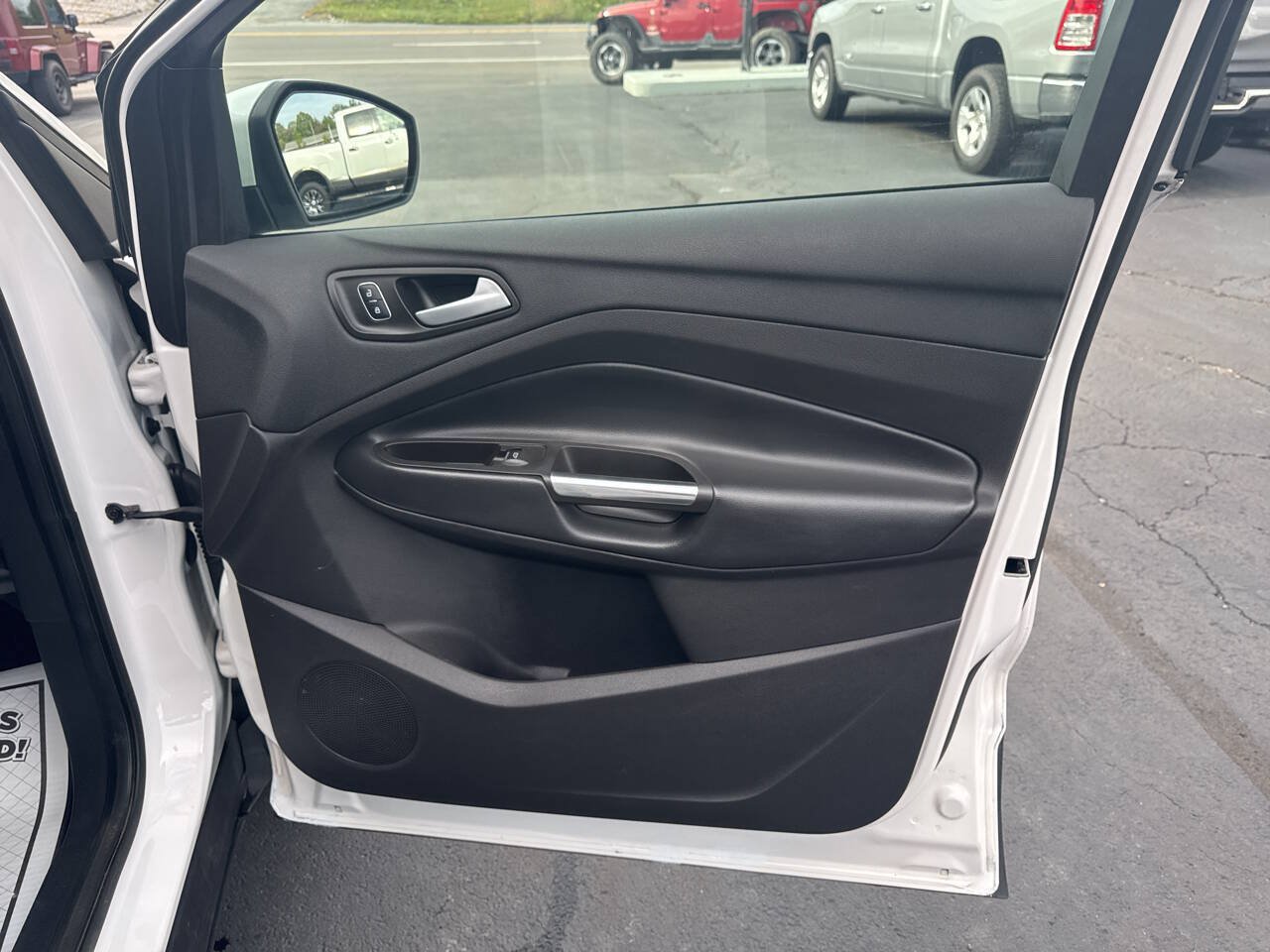 Used 2019 Ford Escape Titanium AWD/4WD image 23