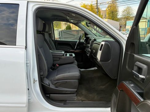 Used 2018 GMC Sierra 1500 SLE w/ SLE Value Package AWD/4WD image 15