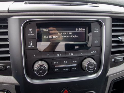 Used 2018 RAM 1500 Express AWD/4WD image 17