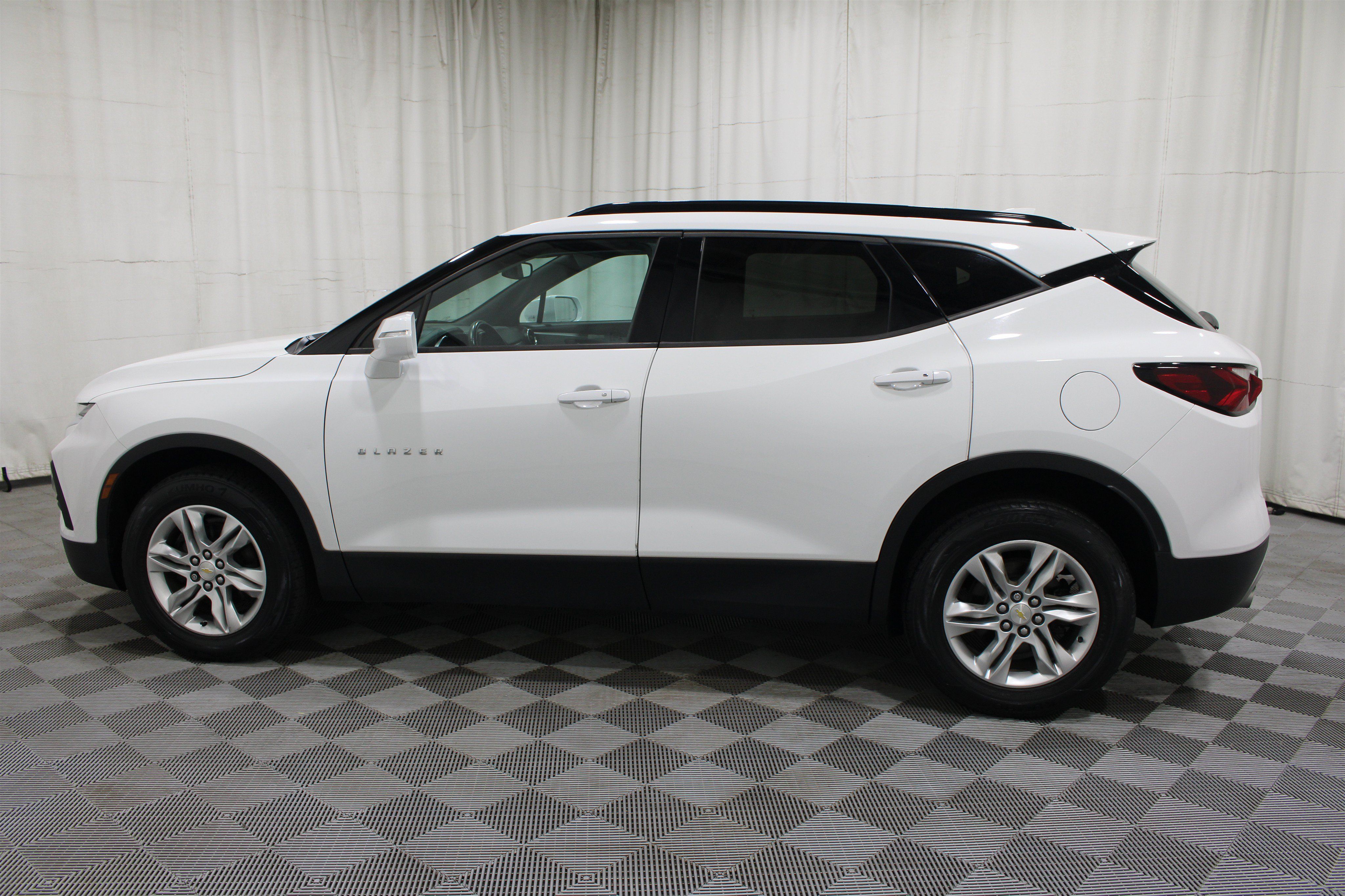 Used 2020 Chevrolet Blazer LT FWD image 32