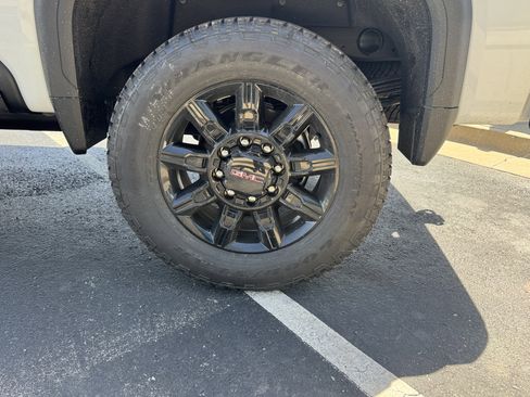 New 2026 GMC Sierra 2500 AT4 w/ AT4 Premium Plus Package image 6