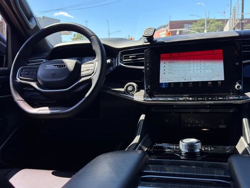 Used 2022 Jeep Wagoneer Series II image 26