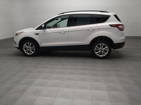 Used 2018 Ford Escape SE FWD image 3