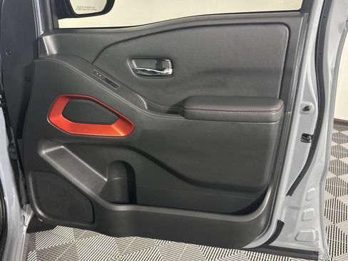 Used 2024 Nissan Frontier PRO-4X AWD/4WD image 17