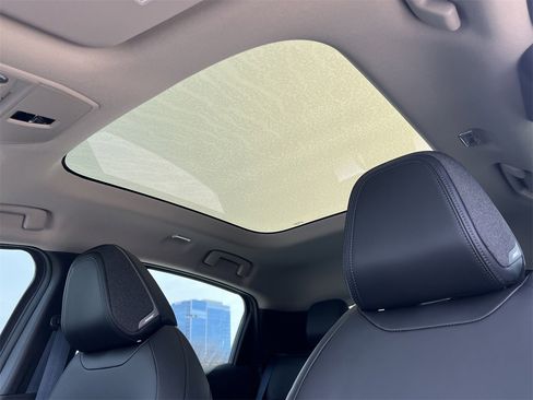 New 2026 Nissan Leaf Platinum+ image 13