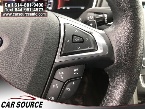 Used 2018 Ford Fusion SE w/ Fusion SE Technology Package image 12