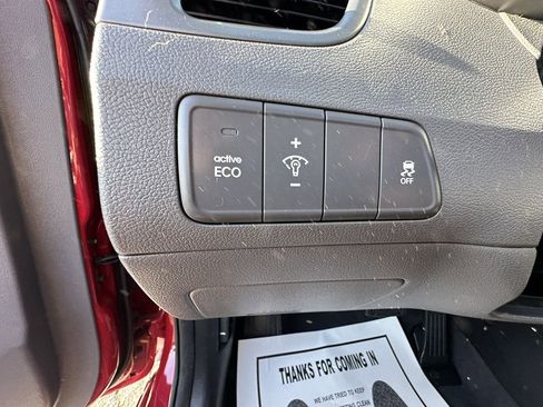 Used 2016 Hyundai Elantra SE image 16