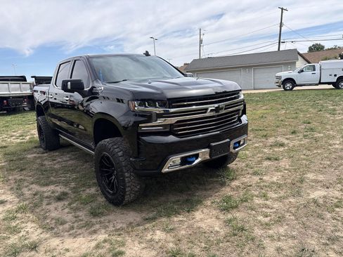 Used 2020 Chevrolet Silverado 1500 High Country w/ Technology Package AWD/4WD image 3