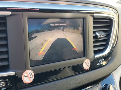 Used 2023 Chrysler Voyager LX FWD image 30