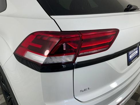 Used 2023 Volkswagen Atlas Cross Sport SEL R-Line AWD/4WD image 19