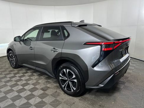 Used 2023 Toyota bZ4X XLE w/ Weather Package image 5