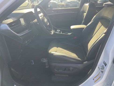 New 2026 Jeep Grand Cherokee Laredo image 22