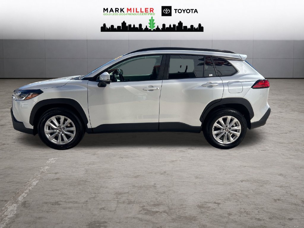 Certified 2022 Toyota Corolla Cross LE AWD/4WD image 2