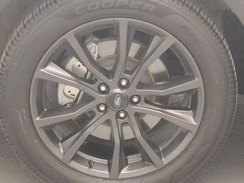 Used 2019 Ford Explorer XLT w/ Equipment Group 202A image 31