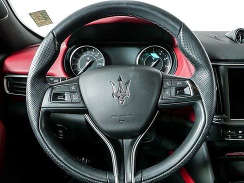 Certified 2022 Maserati Levante GT image 10