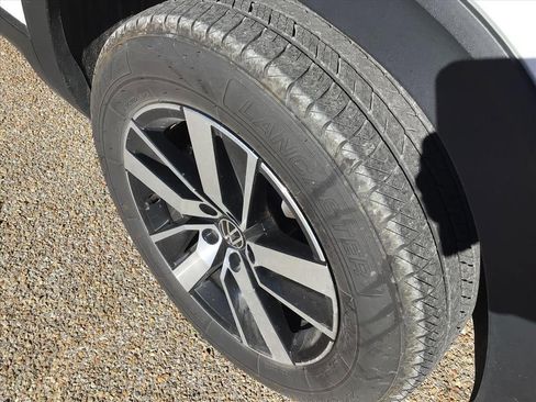 Used 2021 Volkswagen Atlas SE image 13