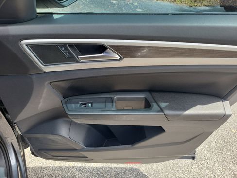 Used 2018 Volkswagen Atlas SEL FWD image 9