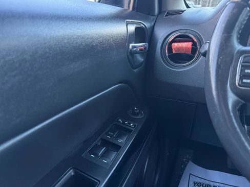 Used 2016 Jeep Patriot Latitude image 24