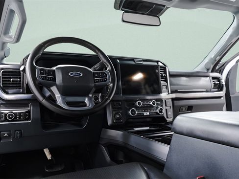 Used 2025 Ford F250 Lariat w/ Black Appearance Package image 29
