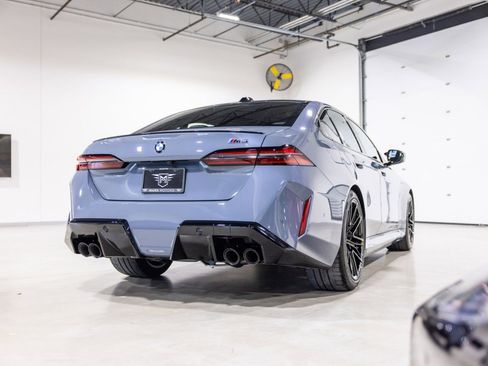 Used 2026 BMW M5 w/ Executive Package AWD/4WD image 4