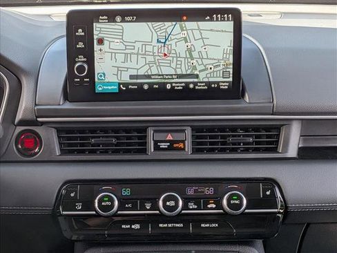 Used 2025 Honda Pilot Touring image 13