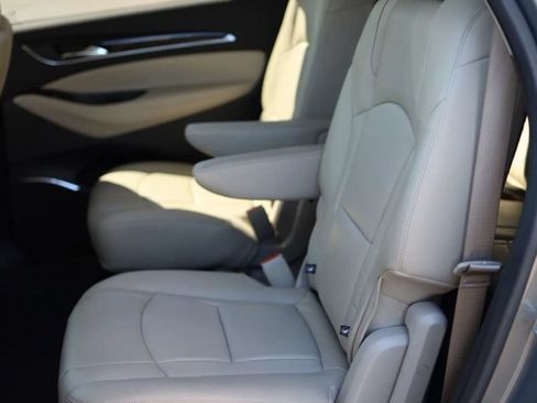 Used 2018 Buick Enclave Essence FWD image 36