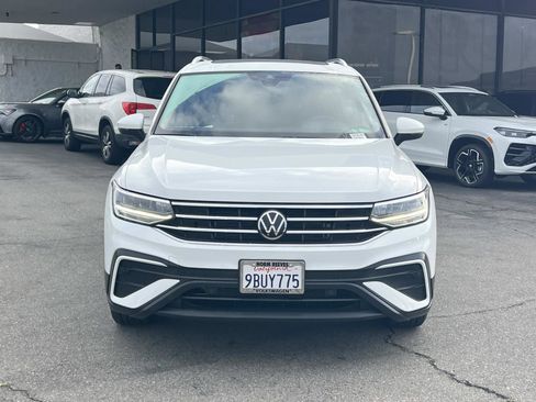 Certified 2022 Volkswagen Tiguan SE image 4