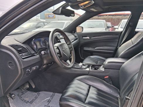 Used 2022 Chrysler 300 S image 8