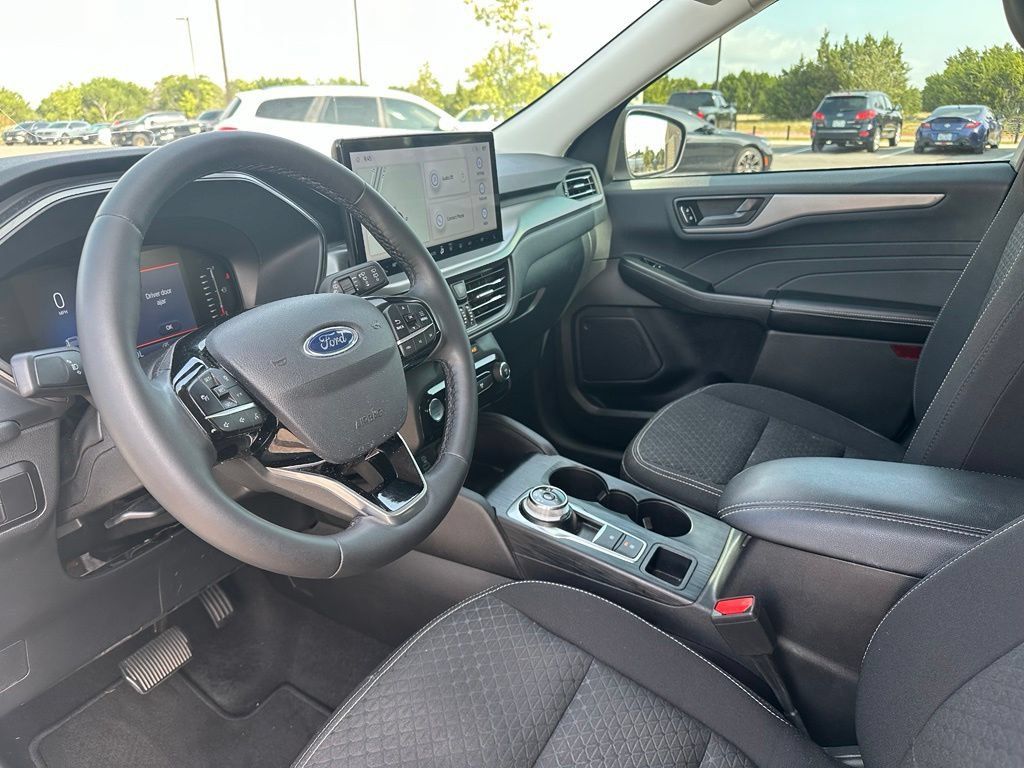 Used 2023 Ford Escape Active w/ Tech Pack #1 AWD/4WD image 7