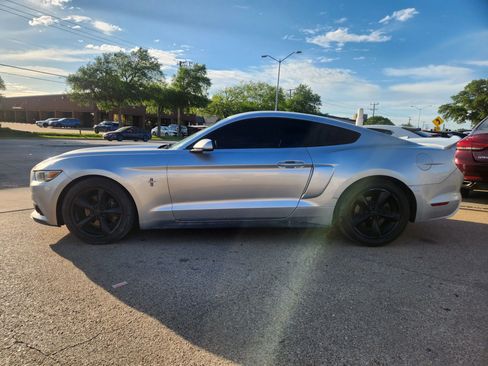 Used 2016 Ford Mustang Coupe w/ Equipment Group 051A RWD image 2