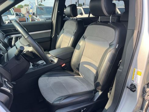 Certified 2017 Ford Explorer XLT w/ Equipment Group 202A AWD/4WD image 14