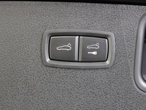 New 2026 Porsche Macan image 18