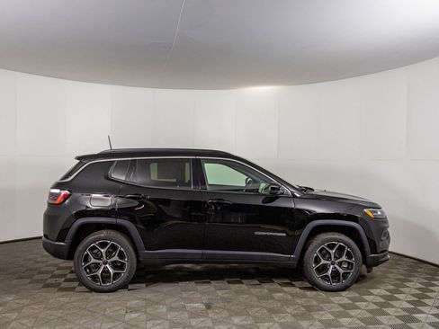 New 2026 Jeep Compass Limited image 8