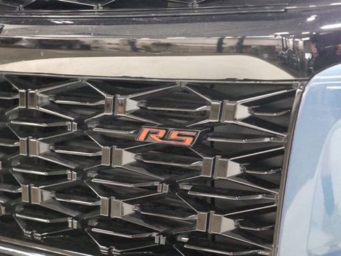 Used 2025 Chevrolet Traverse RS w/ LPO, Floor Liner Package FWD image 10