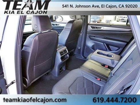Used 2024 Volkswagen Atlas Cross Sport SE FWD image 17