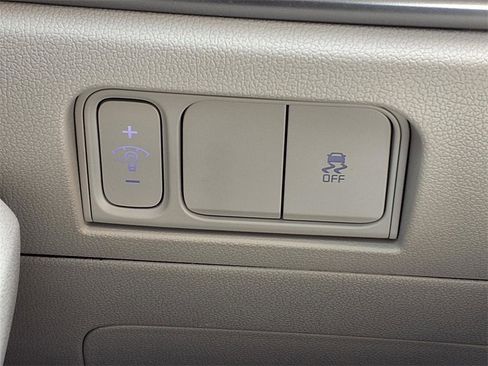 Certified 2025 Kia Sorento S image 19